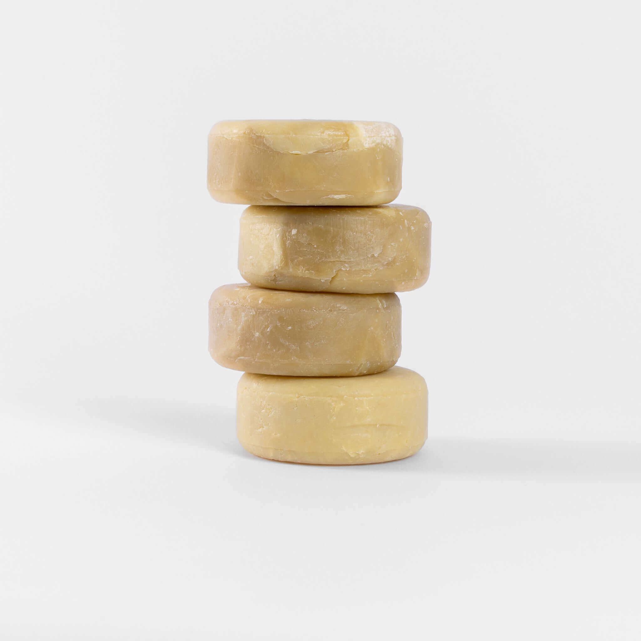 Savon naturel avec huile de laurier certifié biologique 100g, pile de savons artisanaux, propriété purifiante et apaisante pour visage et corps.