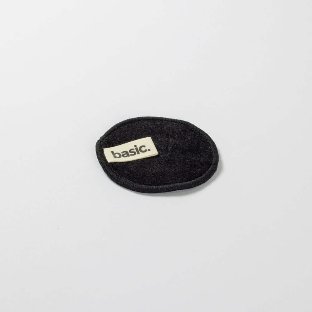 lingette démaquillante Bénéficiez d'un démaquillage délicat grâce à l'association de textures terry cloth et velvet (velours), assurant une élimination efficace du maquillage. Adaptées à tous les types de peau.