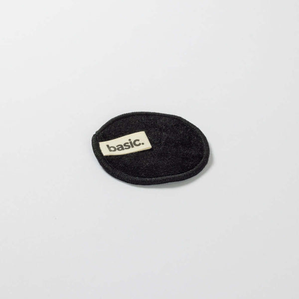 lingette démaquillante Bénéficiez d'un démaquillage délicat grâce à l'association de textures terry cloth et velvet (velours), assurant une élimination efficace du maquillage. Adaptées à tous les types de peau.