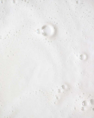 shampoing solide basic. - mousse riche et naturelle dans les mains